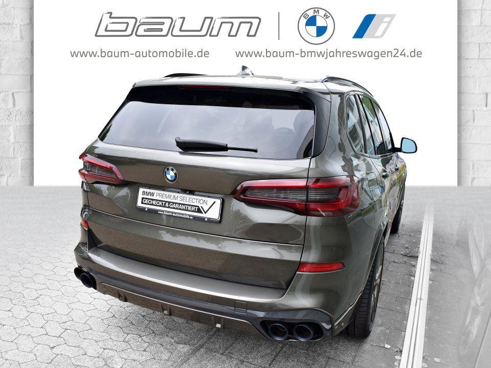 BMW X5 M50i