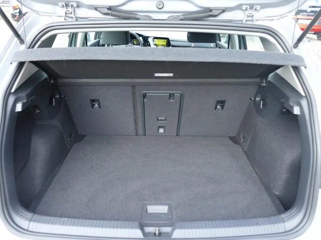 Volkswagen Golf 1.0 TSI Life