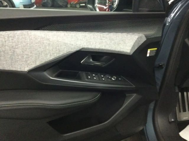 Peugeot E-5008 GT-Line