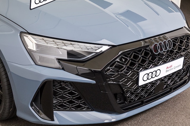 Audi RS3 Quattro S-Tronic Sedan