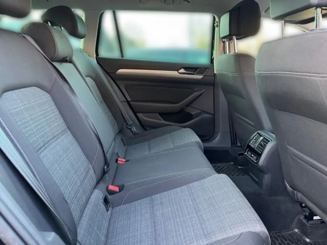 Volkswagen Passat 1.5 TSI Business DSG Variant