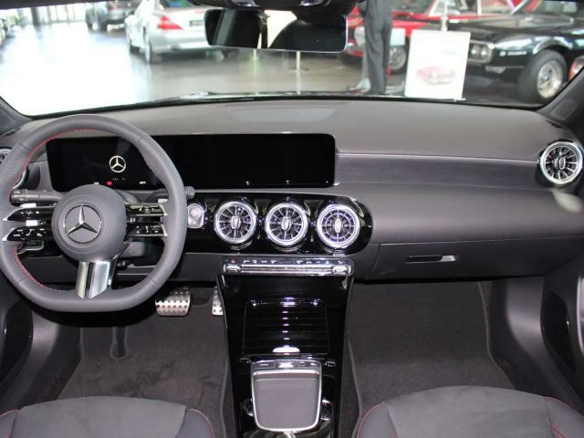 Mercedes-Benz A 200 AMG Line