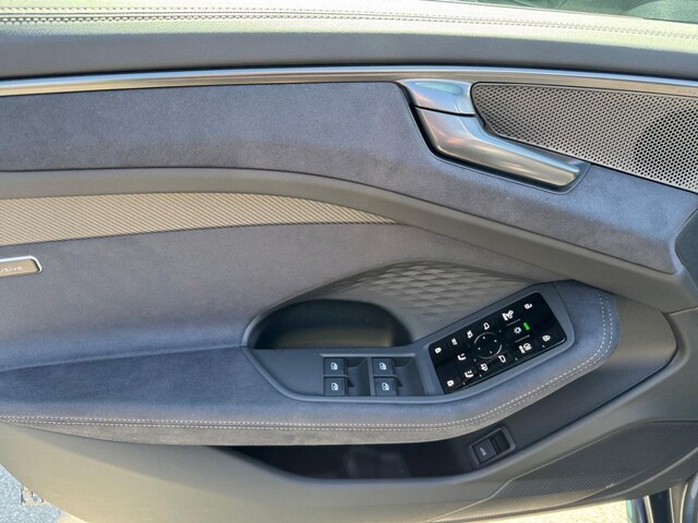 Audi A6 Avant Quattro S-Tronic