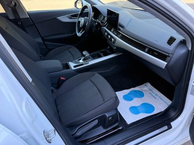 Audi A4 35 TFSI Avant S-Tronic