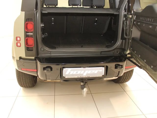 Land Rover Defender 110 D300 Dynamic SE