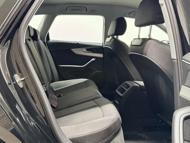 Audi A4 35 TFSI Avant S-Tronic