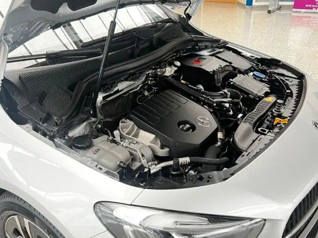 Mercedes-Benz B 180 Sedan