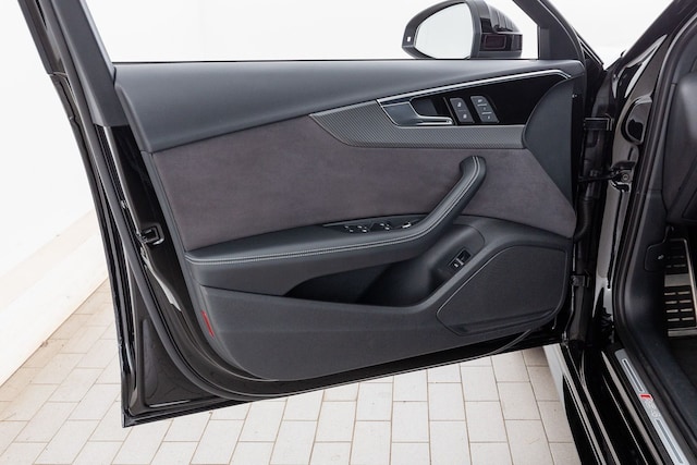 Audi RS4 Avant Quattro