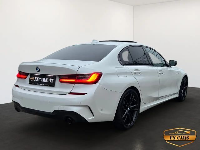 BMW 320 320i M-Sport Sedan