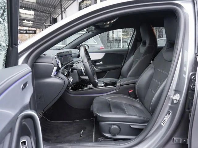 Mercedes-Benz A 250 A 250 e AMG Line