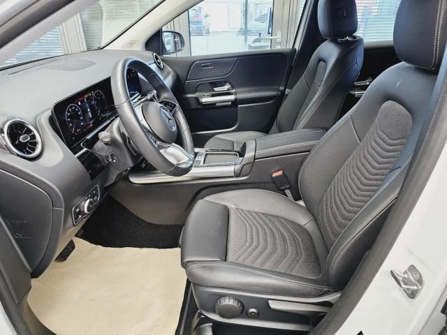 Mercedes-Benz B 200 Progressive Sedan