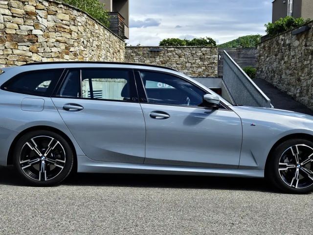 BMW 330 330i Touring xDrive