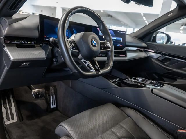 BMW 520 520d M-Sport Sedan