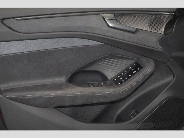 Audi A6 Avant Quattro S-Tronic