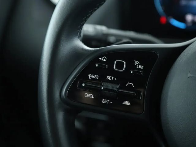 Mercedes-Benz B 200 B 200 d Sedan