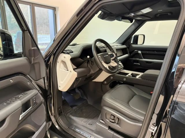 Land Rover Defender 110 D300 Dynamic SE