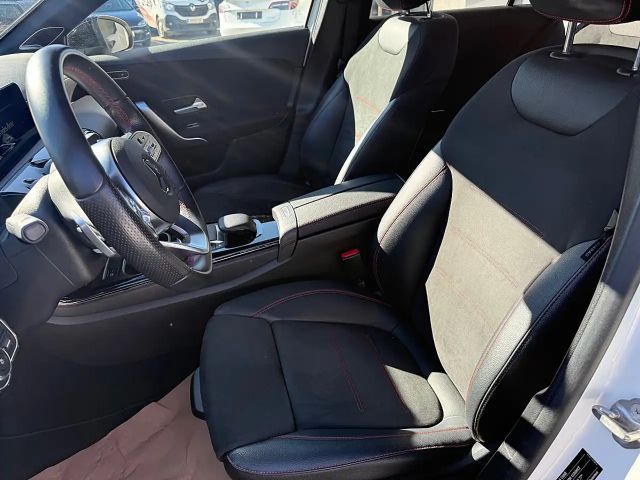 Mercedes-Benz A 250 A 250 e AMG Line