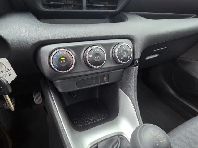 Toyota Yaris 1.0 VVT-i Comfort Hatchback