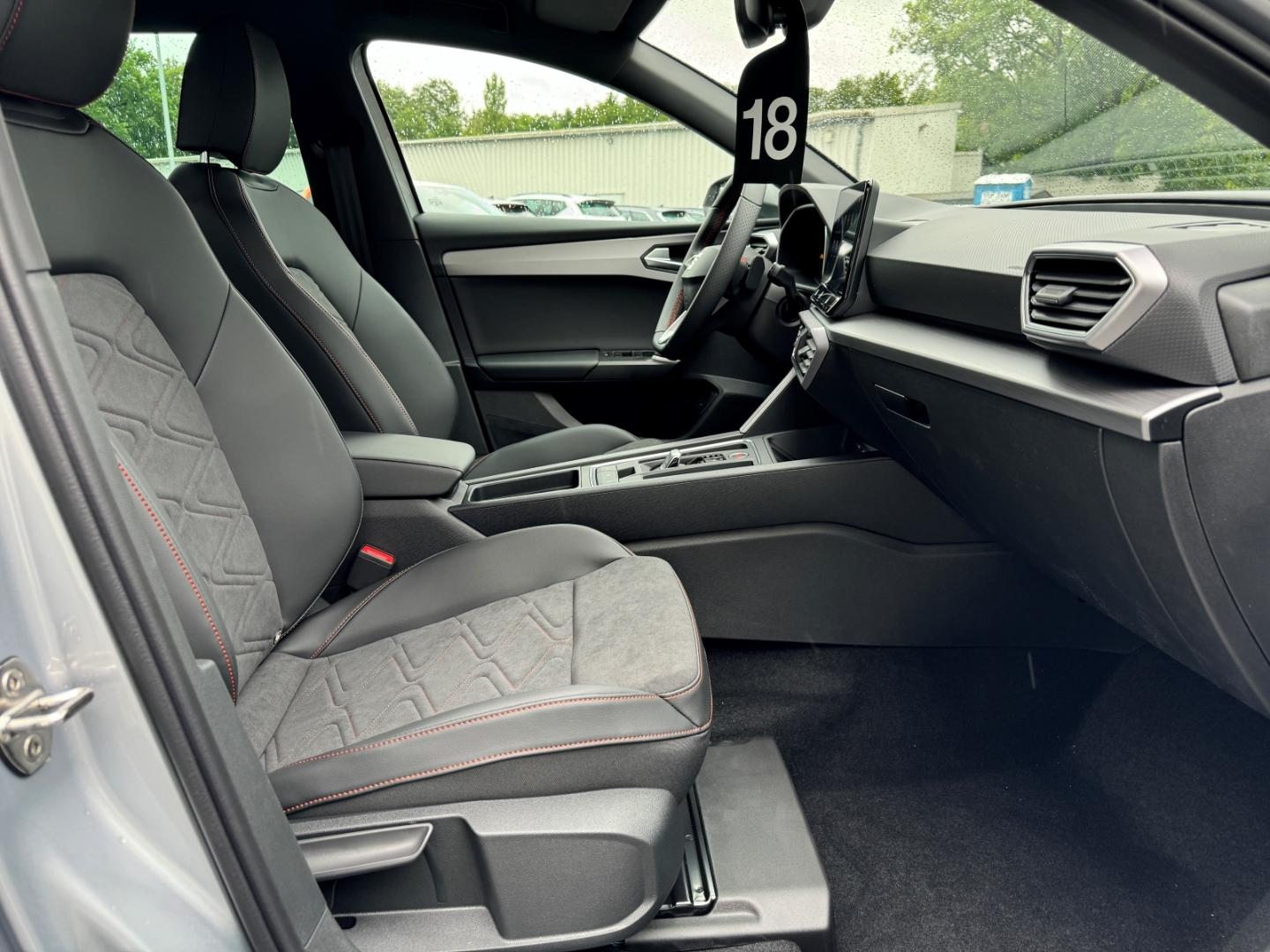 Seat Leon 1.5 eTSI DSG FR-lijn Plus Sportstourer