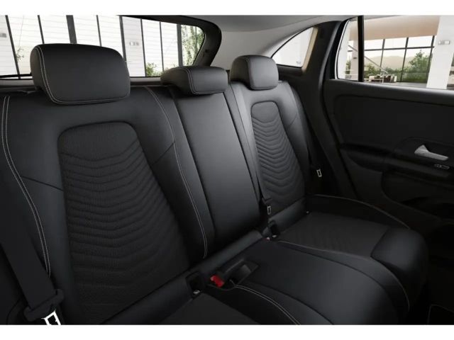 Mercedes-Benz GLA 180 Advanced+MBUX+SHZ+LHZ+LED+Kamera+EASY-P.