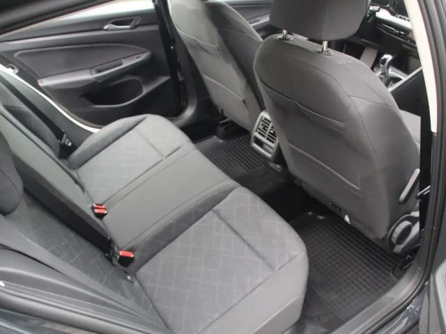 Volkswagen Golf Life Variant