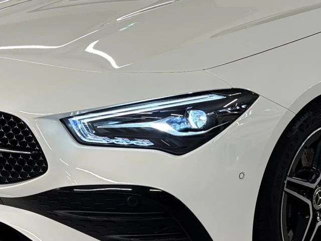 Mercedes-Benz CLA 200 AMG Line Coupé