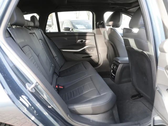 BMW 330 330e M-Sport Touring