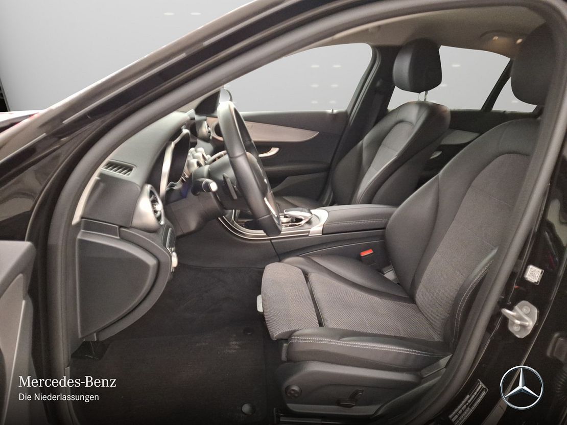 Mercedes-Benz C 200 Sedan