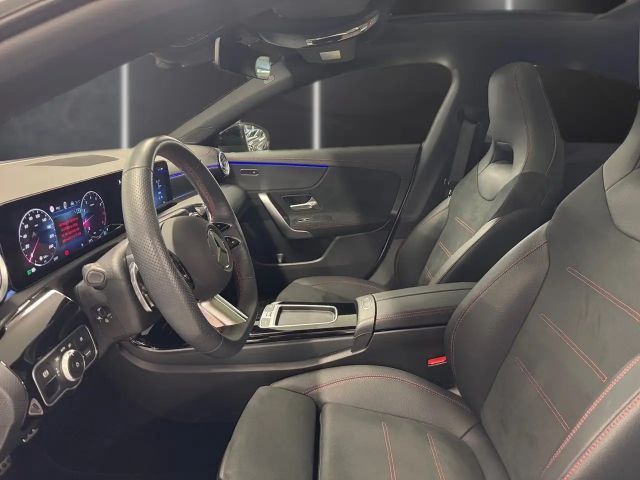 Mercedes-Benz CLA 200 AMG Line Coupé