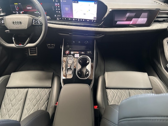 Audi A6 Avant Quattro S-Tronic