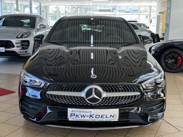 Mercedes-Benz CLA 200 AMG Line
