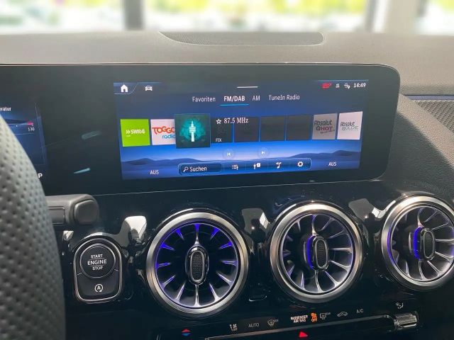 Mercedes-Benz B 200 AMG Line Sedan