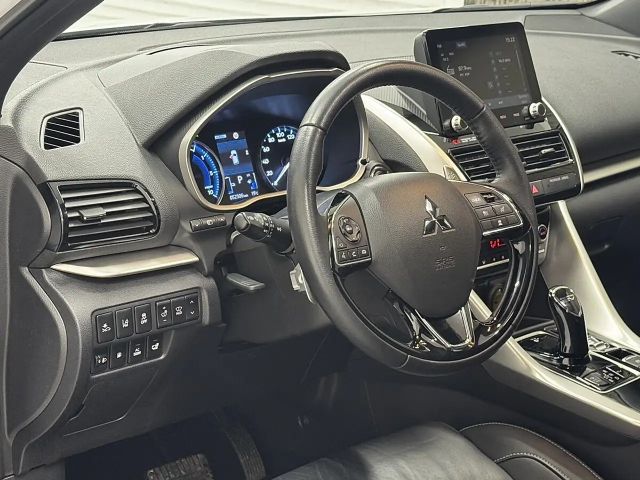 Mitsubishi Eclipse Cross / LED/ PANORAMAD./ ACC/ NAVI/ RÜCKFAHRK./ ANHV./