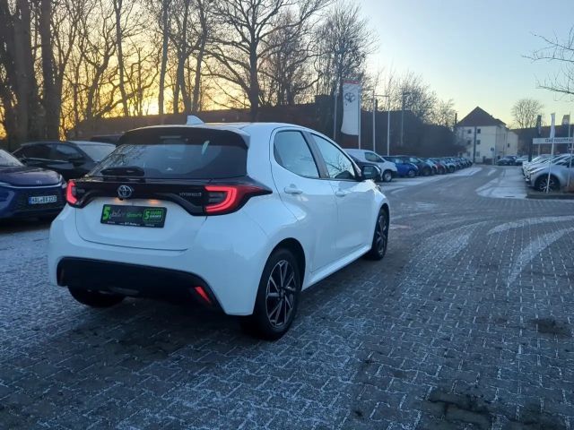 Toyota Yaris Hatchback Team D