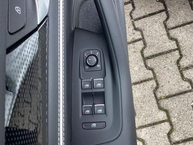 Volkswagen Passat 1.5 eTSI Business DSG Variant