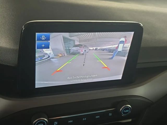 Ford Focus Cool & Connect EcoBoost Wagon