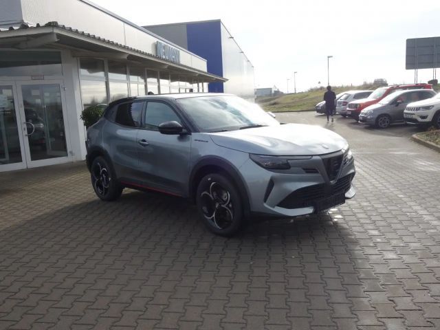 Alfa Romeo Junior 1.2 VGT Schiebedach/ACC/LED/DAB/PDC/RfK180°/SHZ