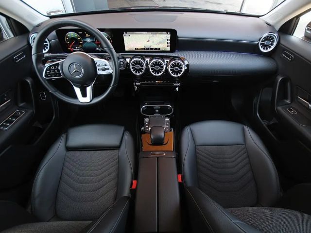 Mercedes-Benz A 180 A 180 d