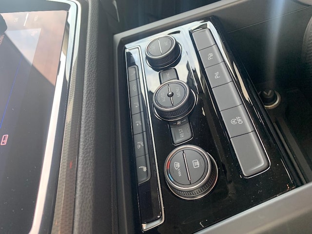 Volkswagen Touran 1.5 TSI DSG R-Line