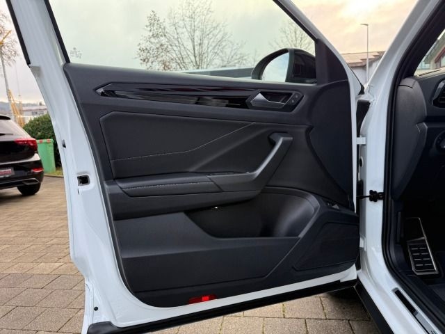 Volkswagen T-Roc 1.5 TSI DSG IQ.Drive R-Line