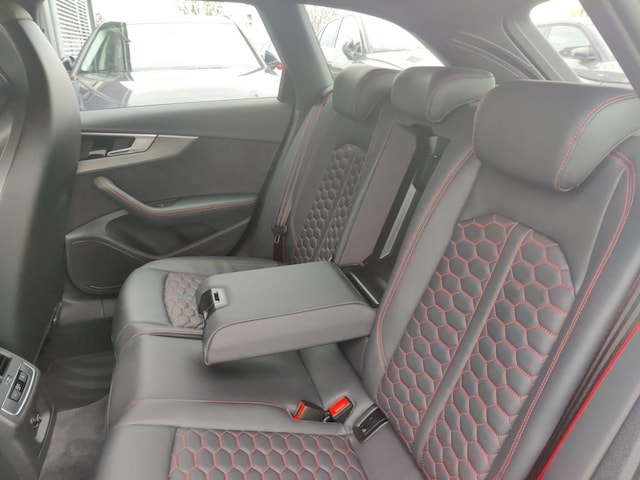 Audi RS4 Avant Quattro