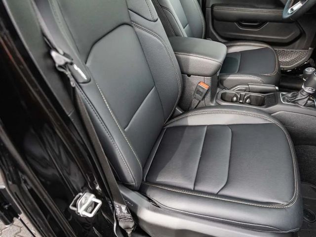 Jeep Wrangler BLACK EDITION 2.0l T-GDI Ultd. Sky-One