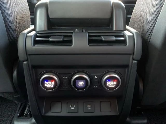 Land Rover Defender 110