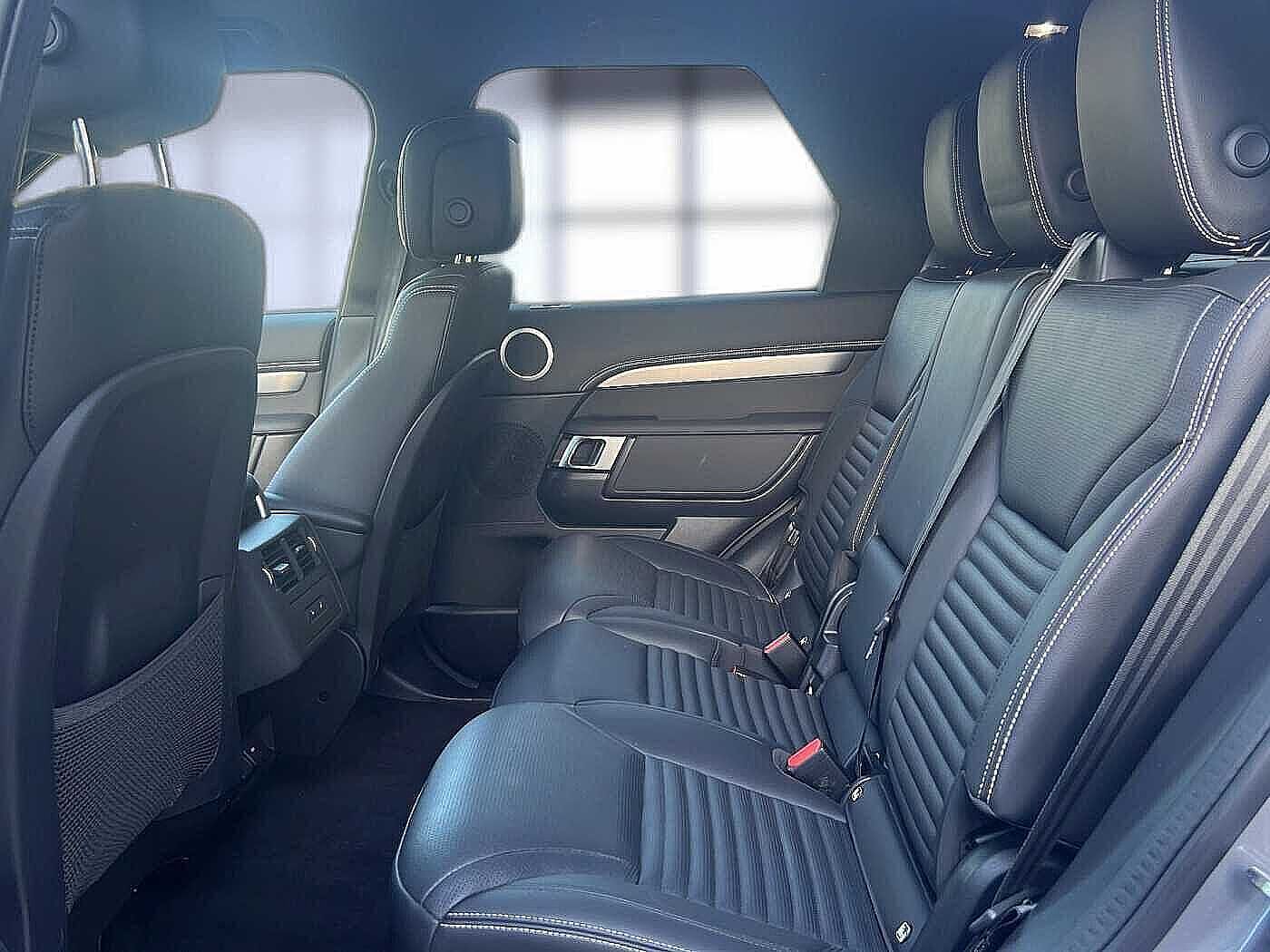 Land Rover Discovery D300 Dynamic SE