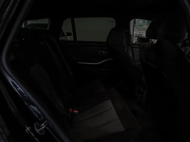 BMW 320 320i M-Sport Touring