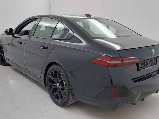 BMW 520 520d M-Sport Sedan xDrive