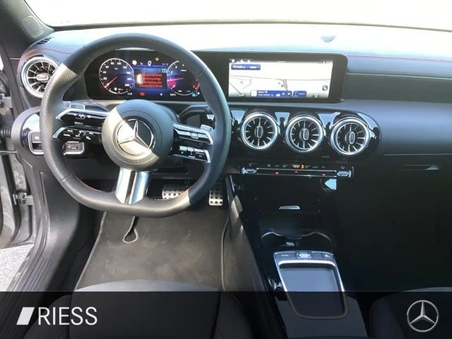 Mercedes-Benz CLA 200 AMG Line Shooting Brake