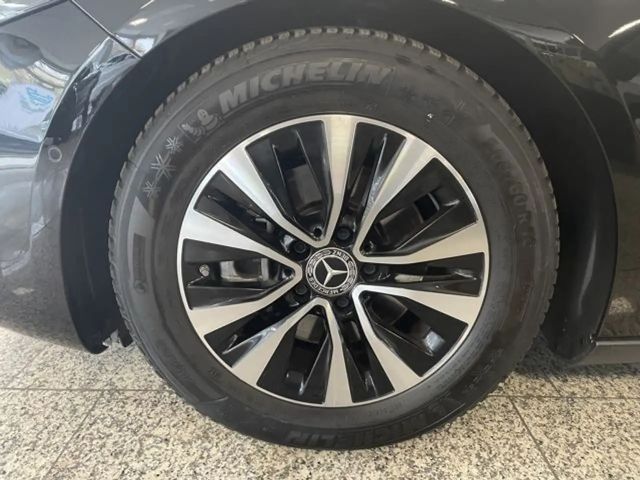 Mercedes-Benz A 180 A 180 d