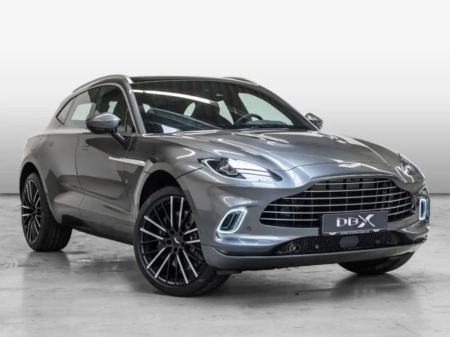 Aston Martin DBX Magnetic Silver Onyx Black