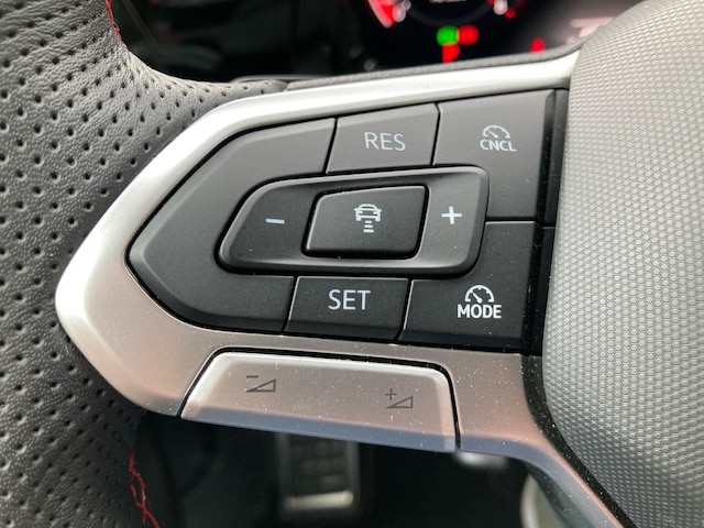 Volkswagen Golf 2.0 TSI DSG Golf VIII Style